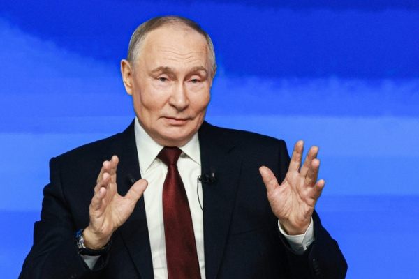 Путин дал поручение возобновить рост экономики