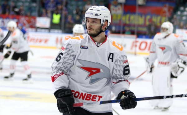 Автор двух победных шайб &quot;Авангарда&quot; признан лучшим защитником недели в КХЛ