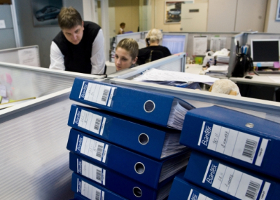 В Госдуме предложили уменьшить продолжительность рабочего дня до шести часов