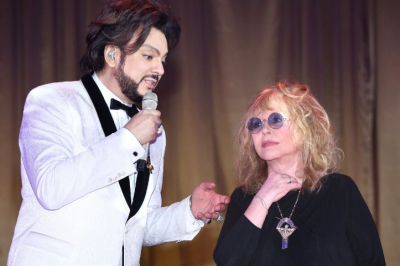 Алла Пугачёва проигнорировала Филиппа Киркорова после смерти его отца