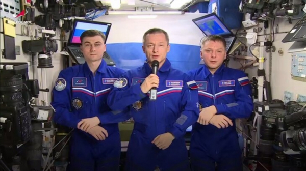 Космонавты на МКС поздравили россиян с Днём России